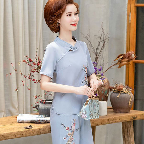 Летен комплект от две части за жени с бродерия 