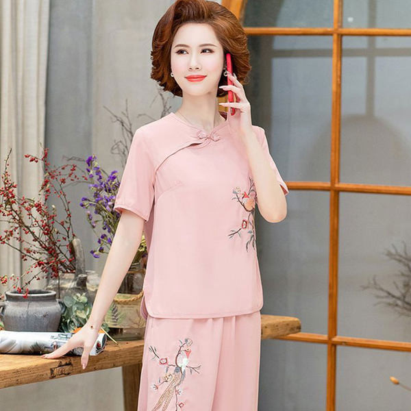 Летен комплект от две части за жени с бродерия 