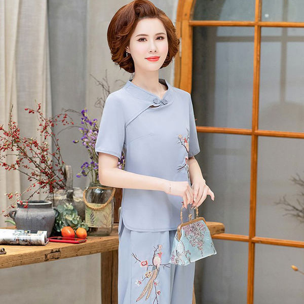 Летен комплект от две части за жени с бродерия 