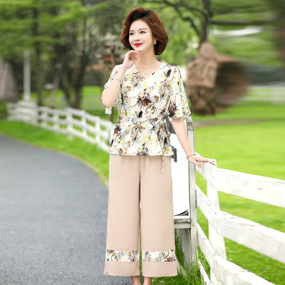 Γυναικείο καλοκαιρινό σετ με φλοράλ στάμπα - μεγάλο μέγεθος