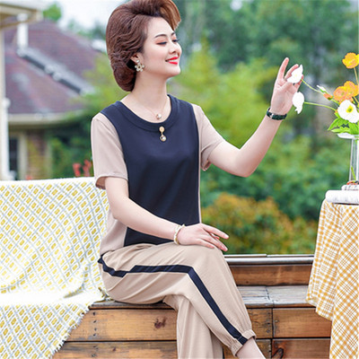 Γυναικείο μοντέρνο σετ σε δύο χρώματα