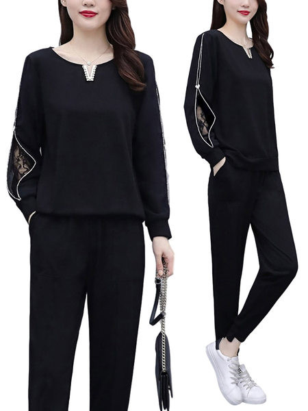 Moteriškas dviejų dalių komplektas su nėriniais ir ovalia iškirpte