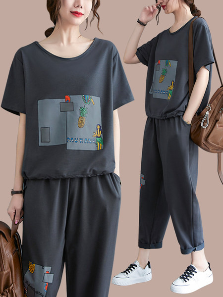 Dnevni ženski set iz dva dela sa aplikacijom i džepovima