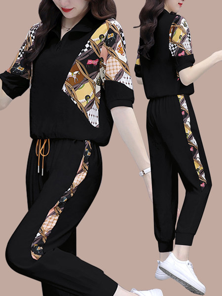 Дамски спортно-ежедневен сет с шарен десен