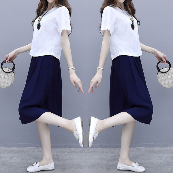 Suvine puuvillane komplekt - T-särk ja väljalõigatud seelik