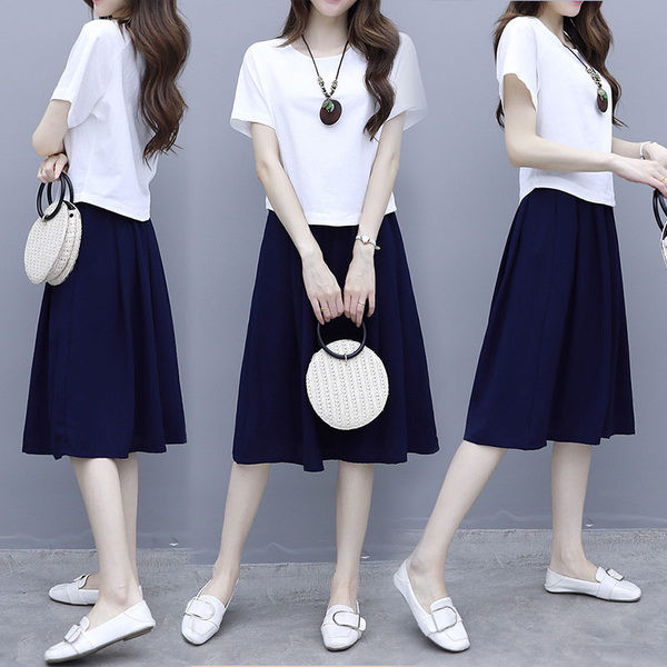 Suvine puuvillane komplekt - T-särk ja väljalõigatud seelik