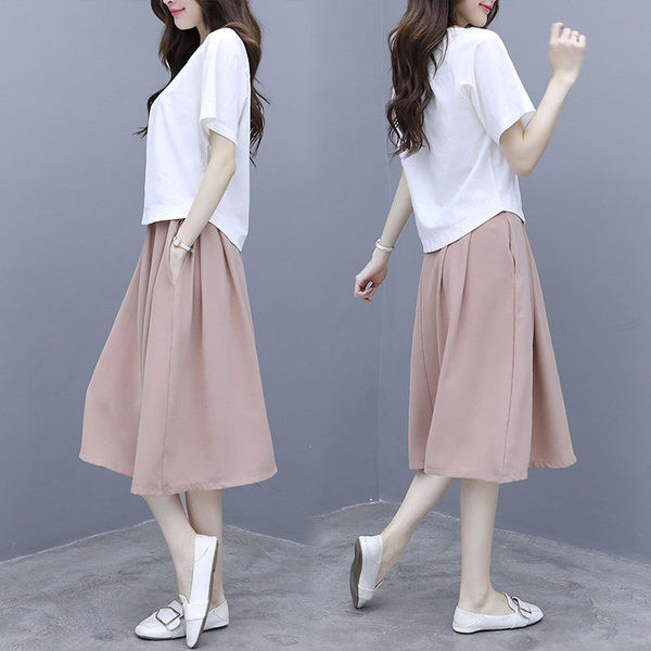 Suvine puuvillane komplekt - T-särk ja väljalõigatud seelik