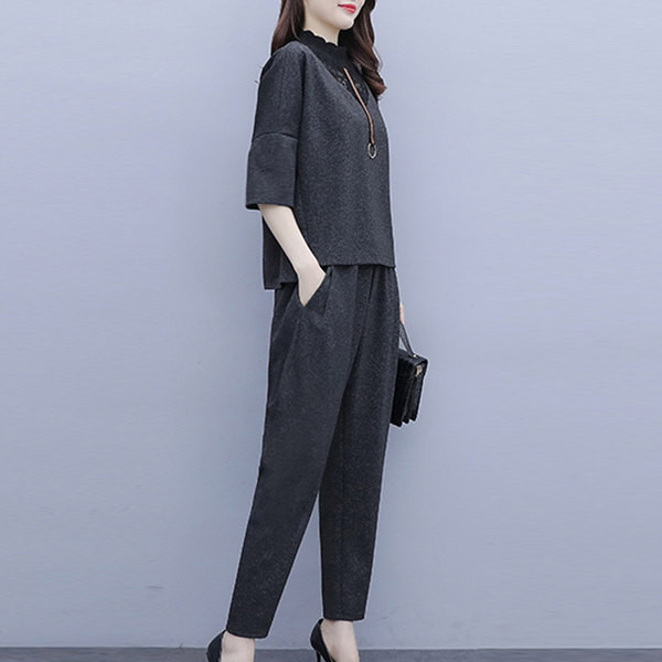 Γυναικείο σετ με φερμουάρ και δαντέλα