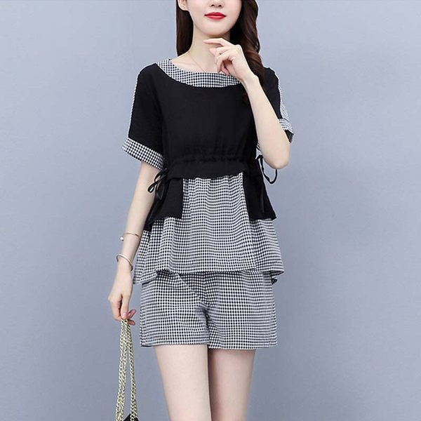 Naiste komplekt kahest ruudukujulisest lipsudega tükist