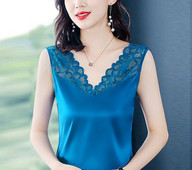 Naiste satiinist topp pitsi ja spitsikaelusega