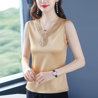 Σατέν φανελάκι με δαντέλα και φαρδιές τιράντες