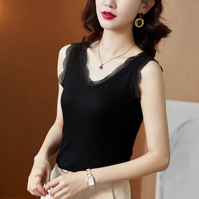 Lezser női felső spitz nyakkivágással és széles pántokkal