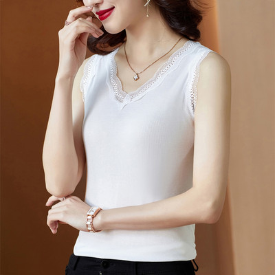 Lezser női felső spitz nyakkivágással és széles pántokkal