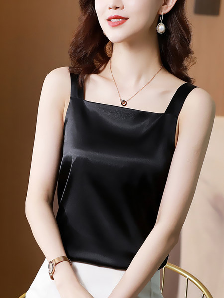 Дамски сатенен потник с квадратно деколте и тънки презрамки