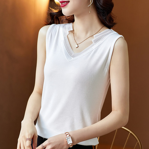 Modern, V-nyakú női felső