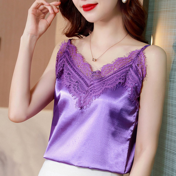 Peenikeste rihmade ja pitsiga suvine topp naistele