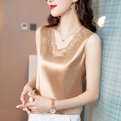 Stílusos női felső spitz nyakkivágással és hímzéssel