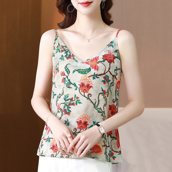 Õhukeste rihmade ja lillemustriga vabaaja naiste topp