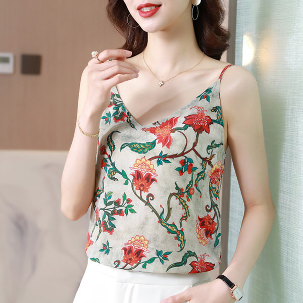 Õhukeste rihmade ja lillemustriga vabaaja naiste topp