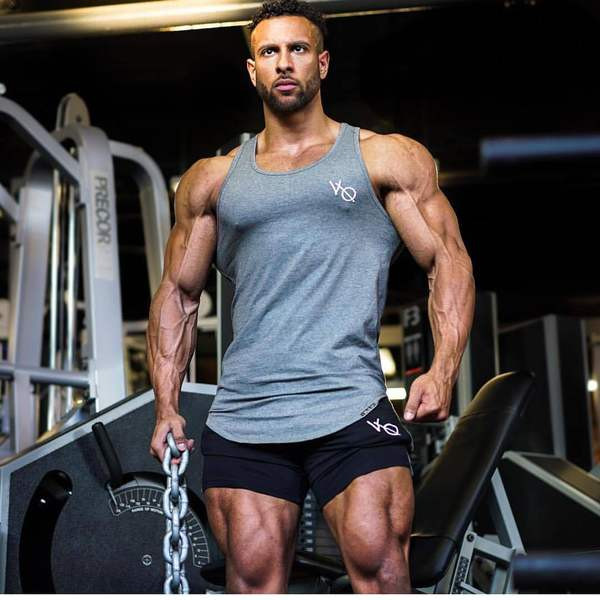 Sportimiseks sobiv meeste topp - mitut värvi