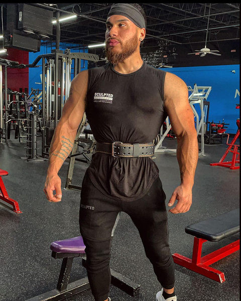 Βαμβακερό φανελάκι γυμναστικής με φαρδιές τιράντες