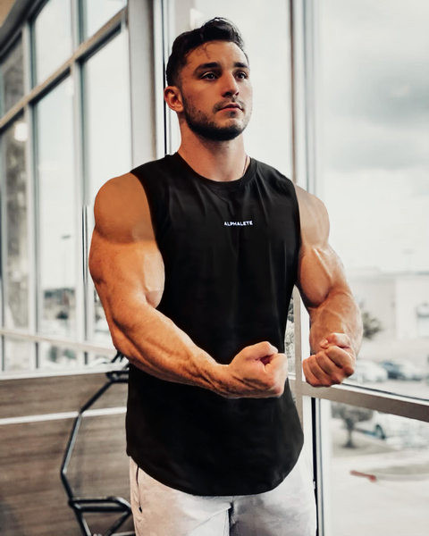 Σπορ φανελάκι με φαρδιές τιράντες