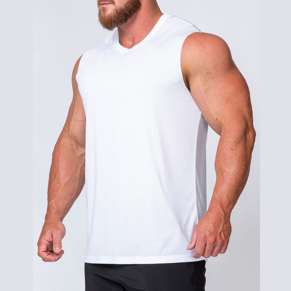 Lihtne ovaalse kaelusega meeste sportlik topp