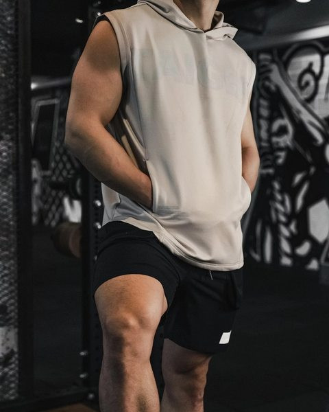 Ανδρικό αθλητικό φανελάκι με κουκούλα και επιγραφή σε πολλά χρώματα