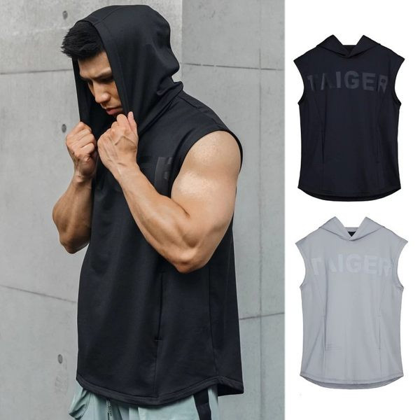 Ανδρικό αθλητικό φανελάκι με κουκούλα και επιγραφή σε πολλά χρώματα