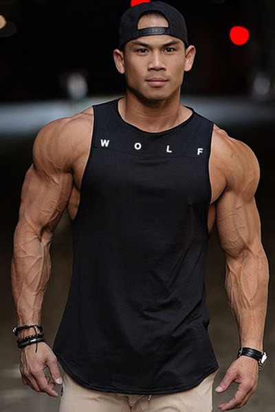 Puuvillast lõigatud paagitop kirjaga