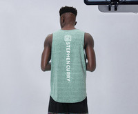 Sportimiseks sobiv meeste vabaaja topp kirjaga