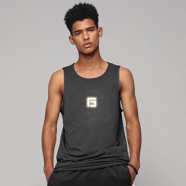 Ανδρικό αθλητικό φανελάκι με επιγραφή στο πίσω μέρος