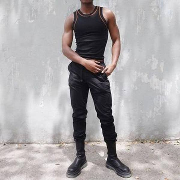 Férfi testreszabott felső kerek nyakkivágással