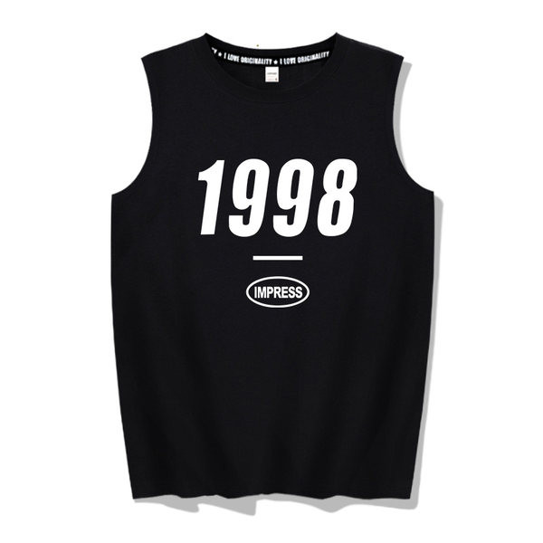 Meeste suvine topp kirja ja ovaalse kaelusega