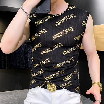 Moodne ümara kaelusega meeste topp