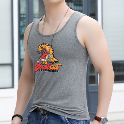 Férfi felső mintával és ovális nyakkivágással mindennapi használatra