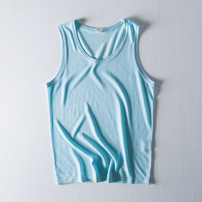 Tiszta férfi felső ovális nyakkivágással