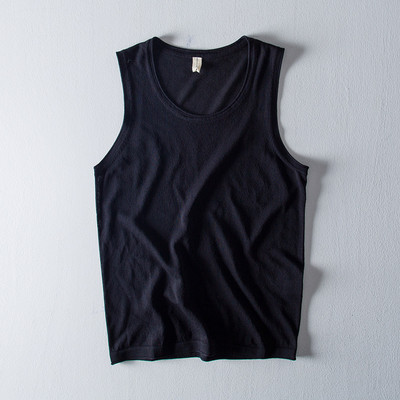 Tiszta férfi felső ovális nyakkivágással