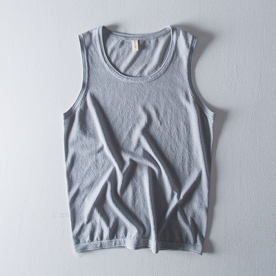 Tiszta férfi felső ovális nyakkivágással