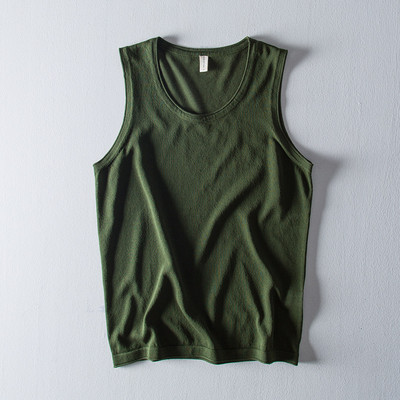 Tiszta férfi felső ovális nyakkivágással