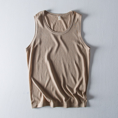 Tiszta férfi felső ovális nyakkivágással