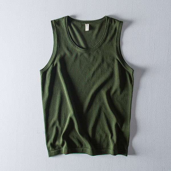 Tiszta férfi felső ovális nyakkivágással