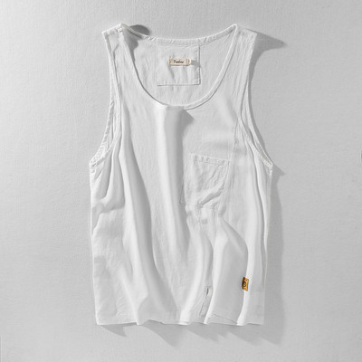 Férfi felső ovális nyakkivágással és zsebbel