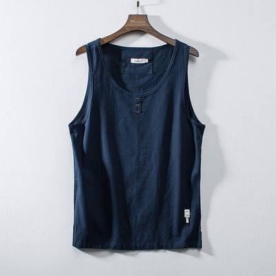 Široka muška majica bez rukava s ovalnim izrezom i amblemom