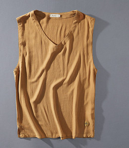 Ανδρικό φανελάκι με λαιμόκοψη