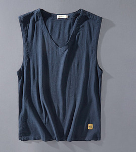 Ανδρικό φανελάκι με λαιμόκοψη