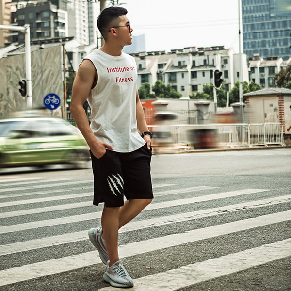 Αθλητικό φανελάκι με στρογγυλή λαιμόκοψη - λευκό χρώμα