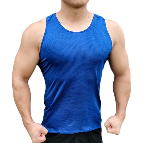 Ανδρικό μονόχρωμο φανελάκι με στρογγυλή λαιμόκοψη κατάλληλο για σπορ