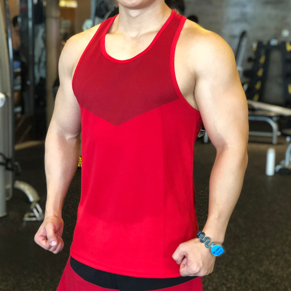 Légáteresztő anyagból készült sportmellény