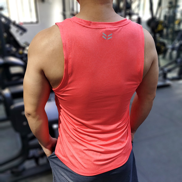 Gyorsan száradó anyagból készült, kerek nyakkivágású férfi sportcipő